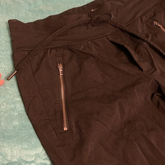 ATHLETA TREKKIE NORTH JOGGER women’s size 6T black, 3 zipper pockets tie‎ waist - Picture 6 of 15